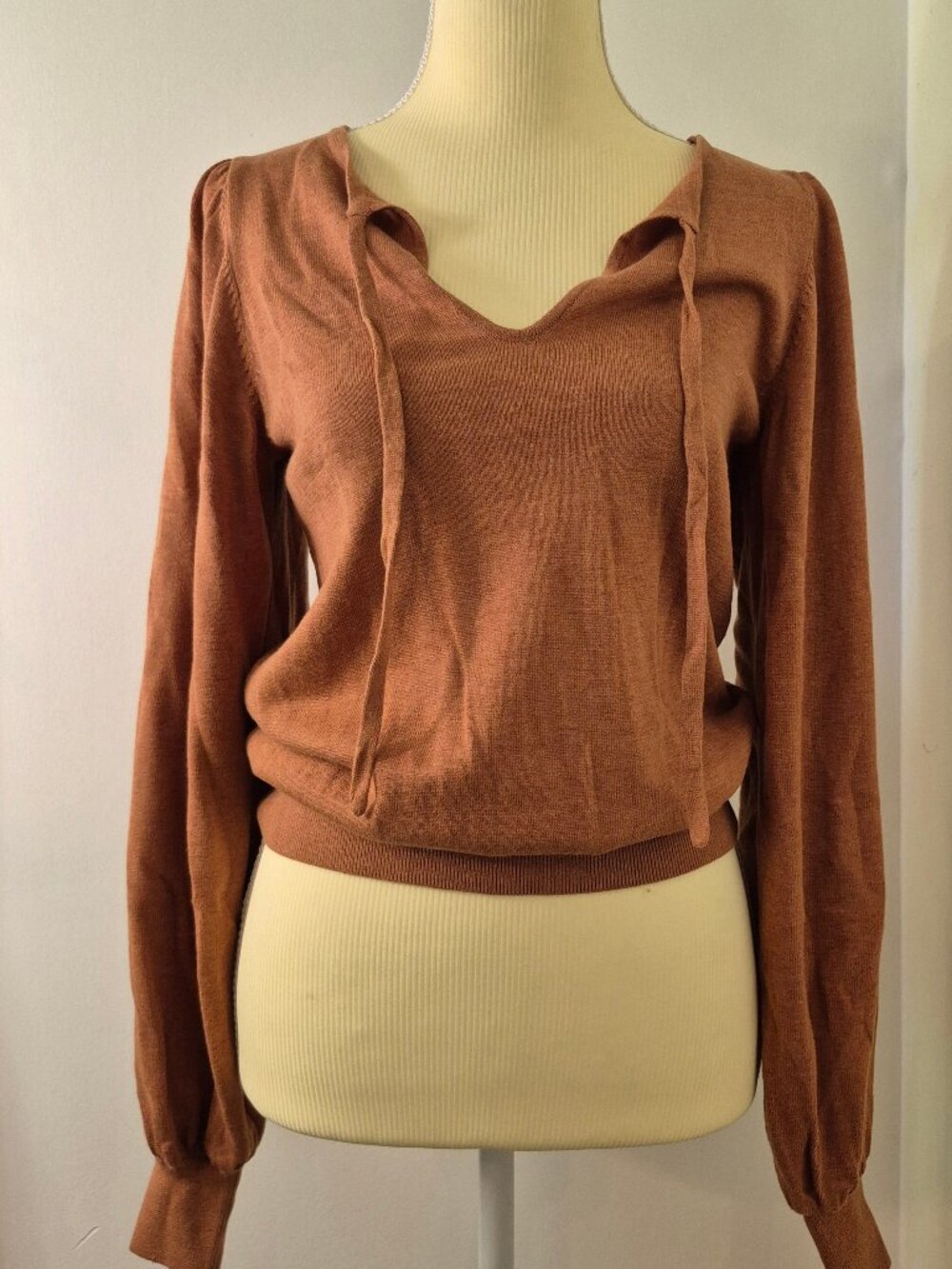 Lilla P Silk-Blend Tie-Neck Puff Sleeve Pullover Sweater Brown XS Quiet Luxury